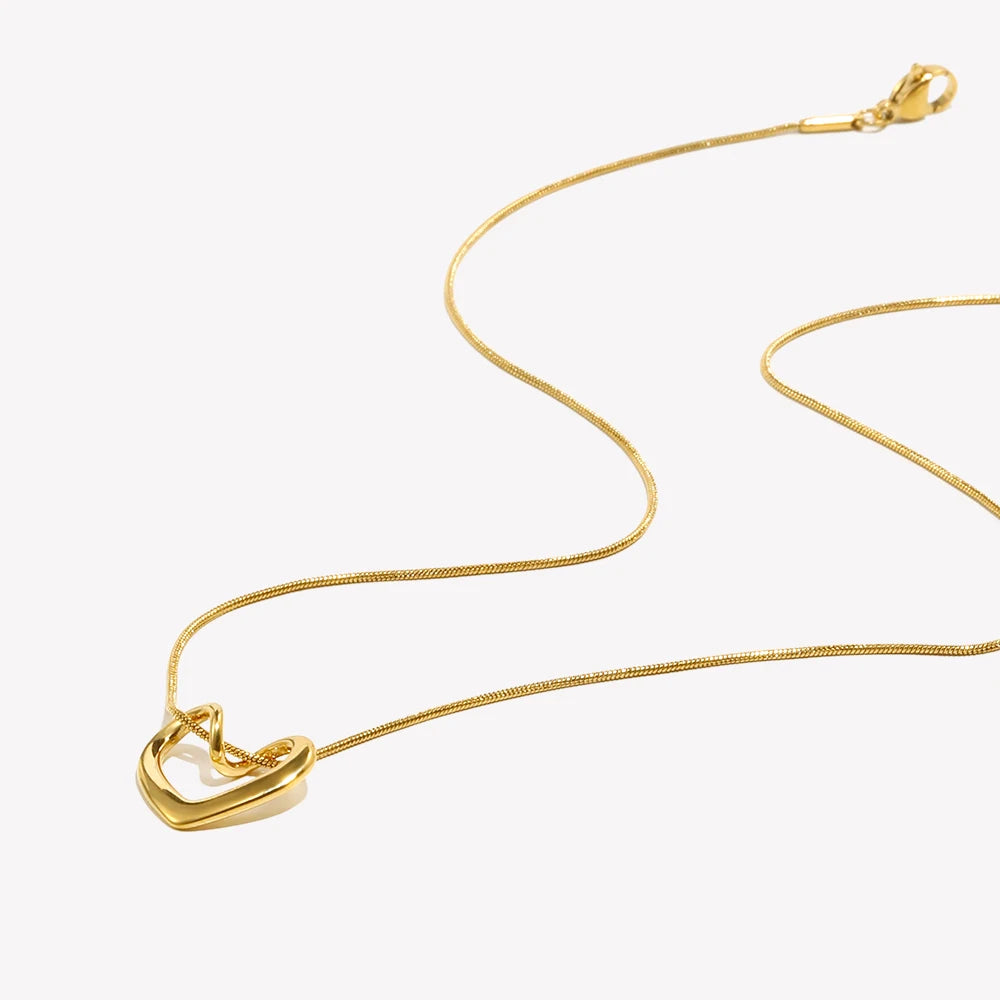 Minimalist Snake Chain Heart Pendant Necklace