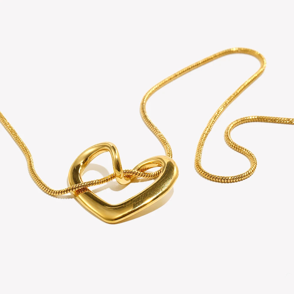 Minimalist Snake Chain Heart Pendant Necklace