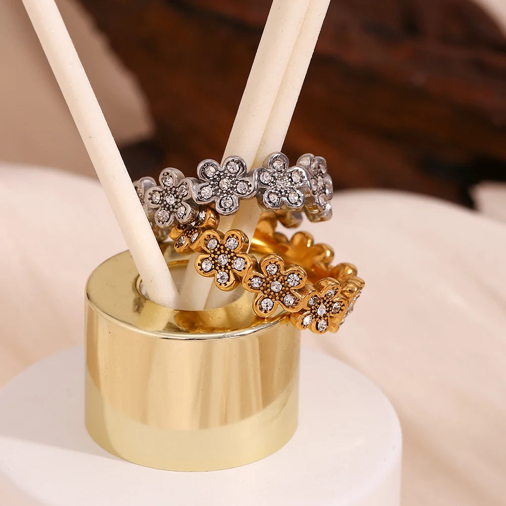 Small Daisy Flower Micro Inlaid Gold Ring