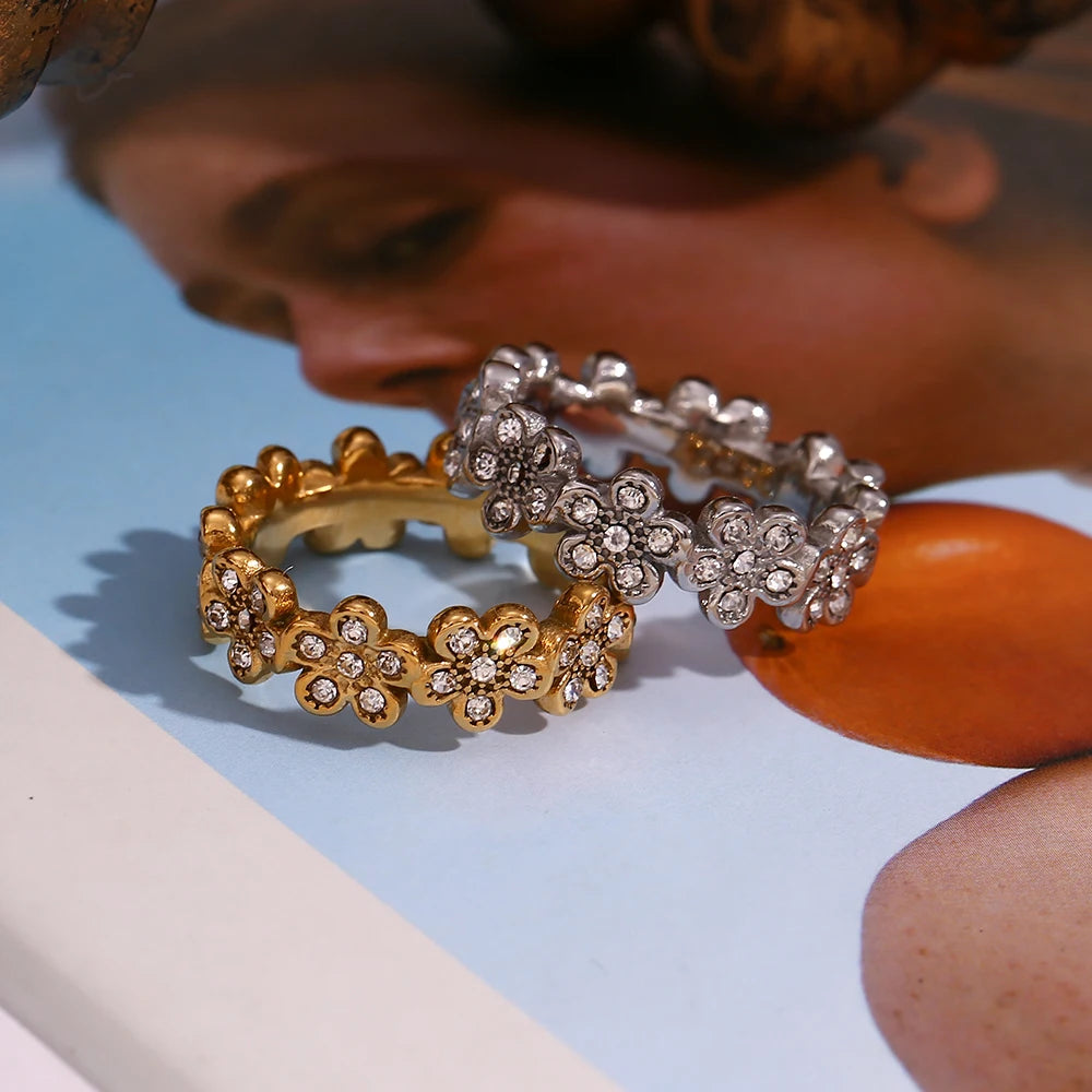 Small Daisy Flower Micro Inlaid Gold Ring